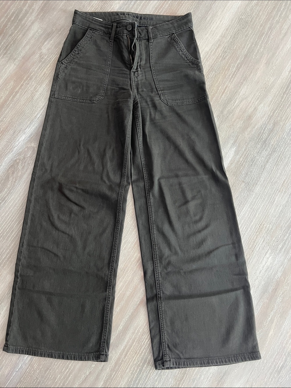 American Eagle Outfitters Men's Black Relaxed Wide-Leg Jeans